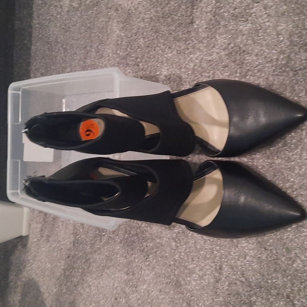 Jessica Simpson shoes 9.5